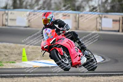media/Apr-18-2025-TrackDaz (Fri) [[45f5874c44]]/B Group/Session 4 (Turn 6 - Outside)/